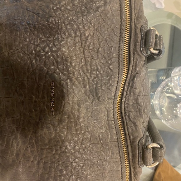 Givenchy Black Pandora sheepskin leather large messenger bag - Picture 9 of 16